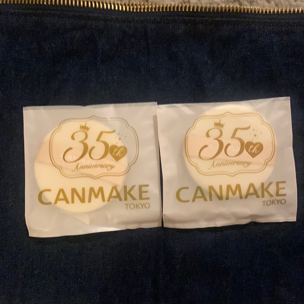 Can make 35th anniversary special powder puff x2, brand new